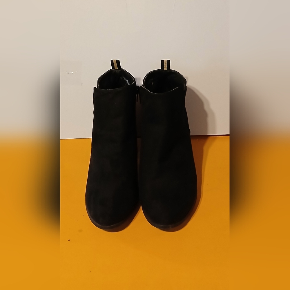 Refresh Black Suede Ankle Boots